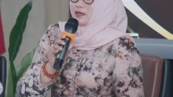 Ketua KPU Kalsel Andi Tenri Sompa saat memberikan keterangan mengenai pemutakhiran data pemilih.