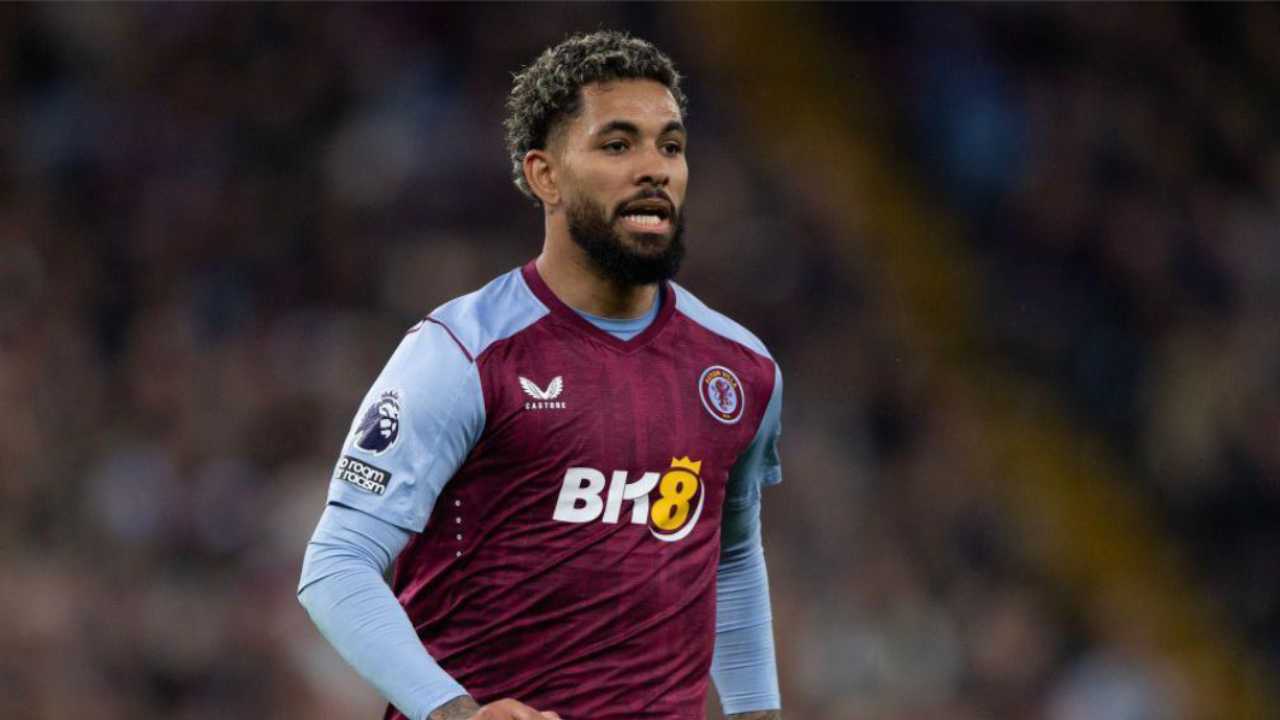 Mantan Gelandang Aston Villa, Douglas Luiz