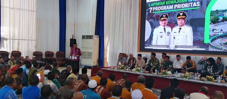 Bupati Tabalong H. Noor Rifani saat membuka kegiatan Barakat Tabalong SMaRT di Pendopo Bersinar.