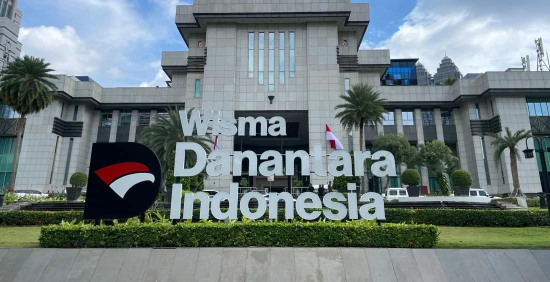 Ilustrasi kesuksesan transaksi obligasi global Danantara yang menarik minat investor dunia