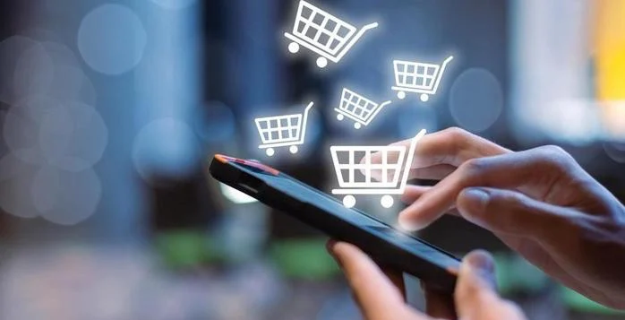 Ilustrasi transaksi jual beli di platform e-commerce Indonesia