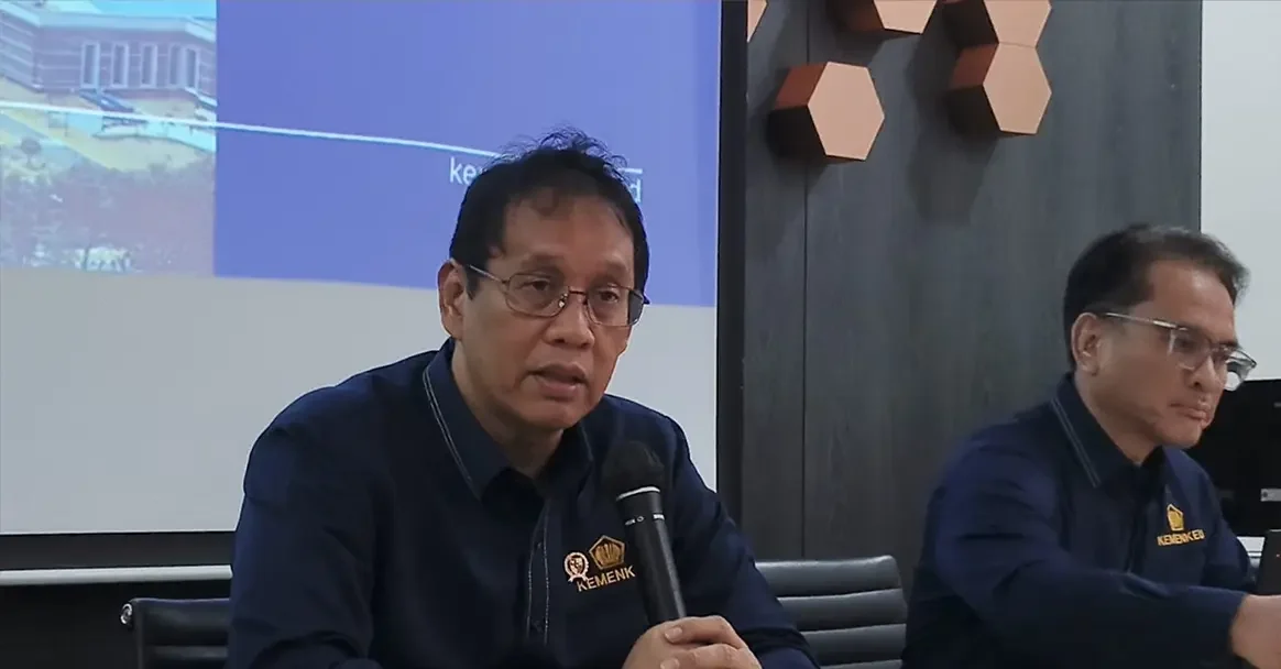 Menteri Keuangan Purbaya Yudhi Sadewa memberikan keterangan terkait penundaan pajak marketplace