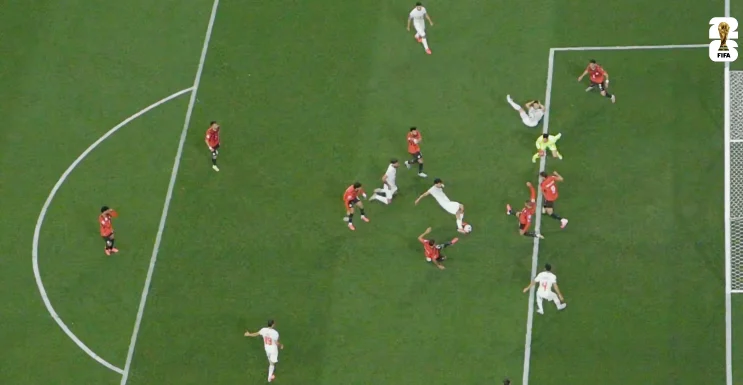 Momen pengecekan VAR pada gol pemain Iran Khalilzadeh yang dianulir saat melawan Mesir di Piala Dunia 2026