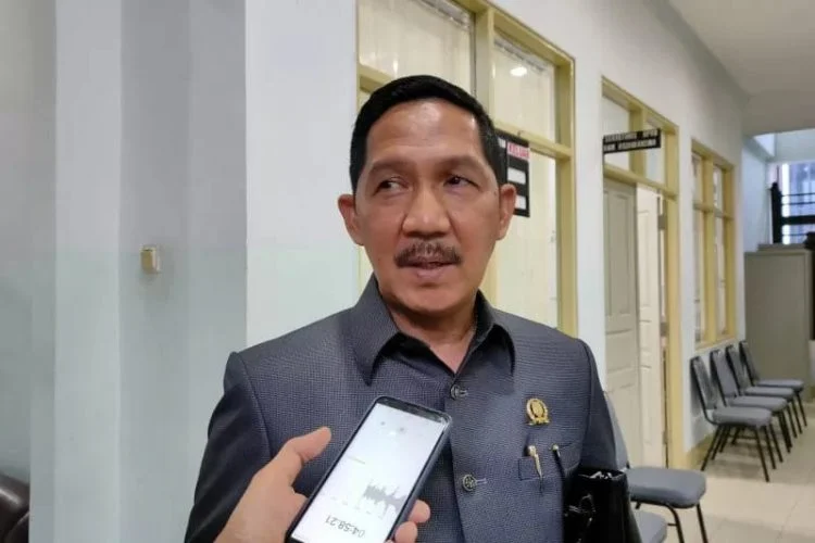 Arus lalu lintas padat di sekitar U-turn Manarap Lama Jalan A Yani Km 7-10