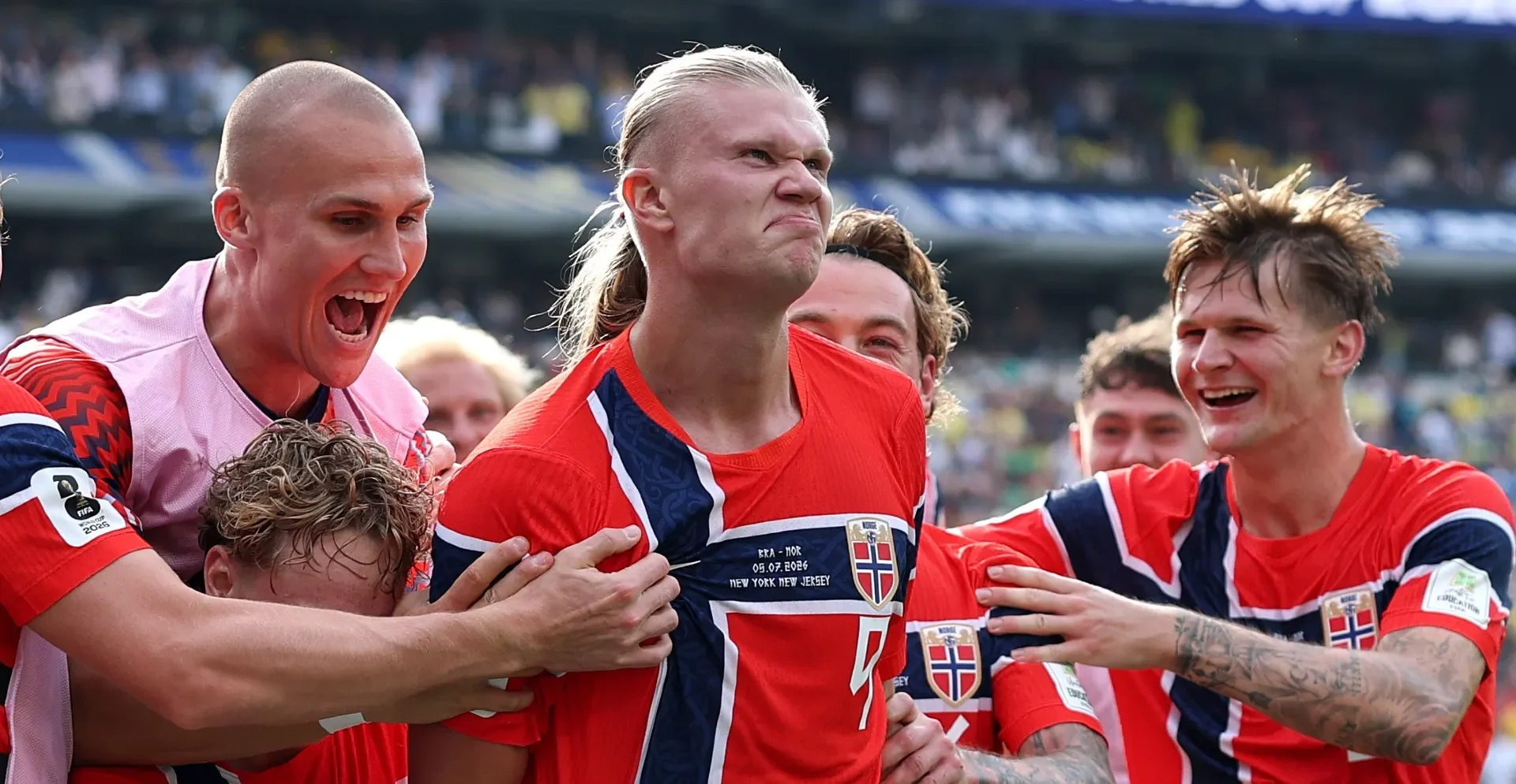 Erling Haaland saat bertanding di lapangan hijau