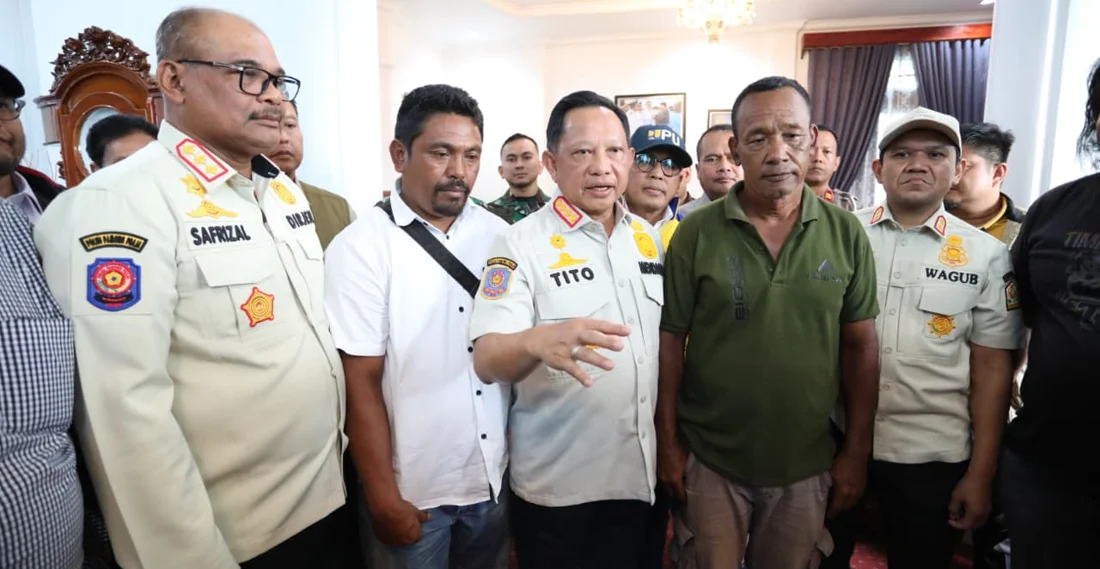 Petugas Satgas PRR memantau perbaikan struktur Jembatan Enang-Enang di Kabupaten Bener Meriah, Aceh.