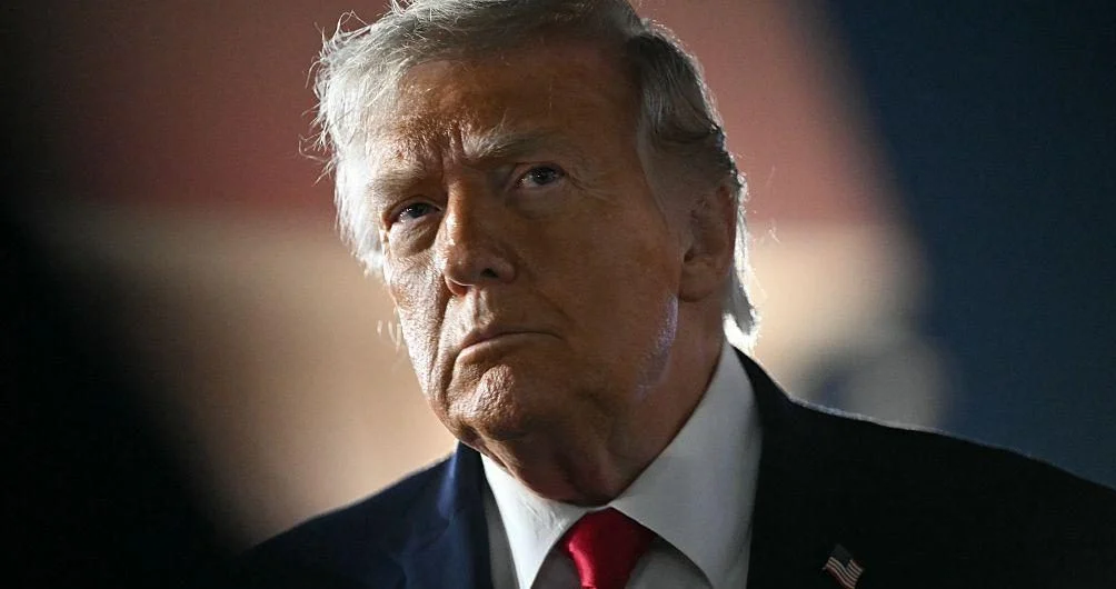 Presiden Amerika Serikat Donald Trump mengumumkan pembatalan tarif kargo di Selat Hormuz