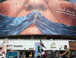 Iran Syaratkan AS Tarik Militer dari Teluk untuk Buka Selat Hormuz