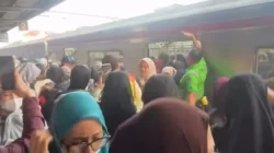 HP Terbakar di KRL Rawabuntu, Ternyata Dipakai Hotspot Sambil Disimpan di Tas