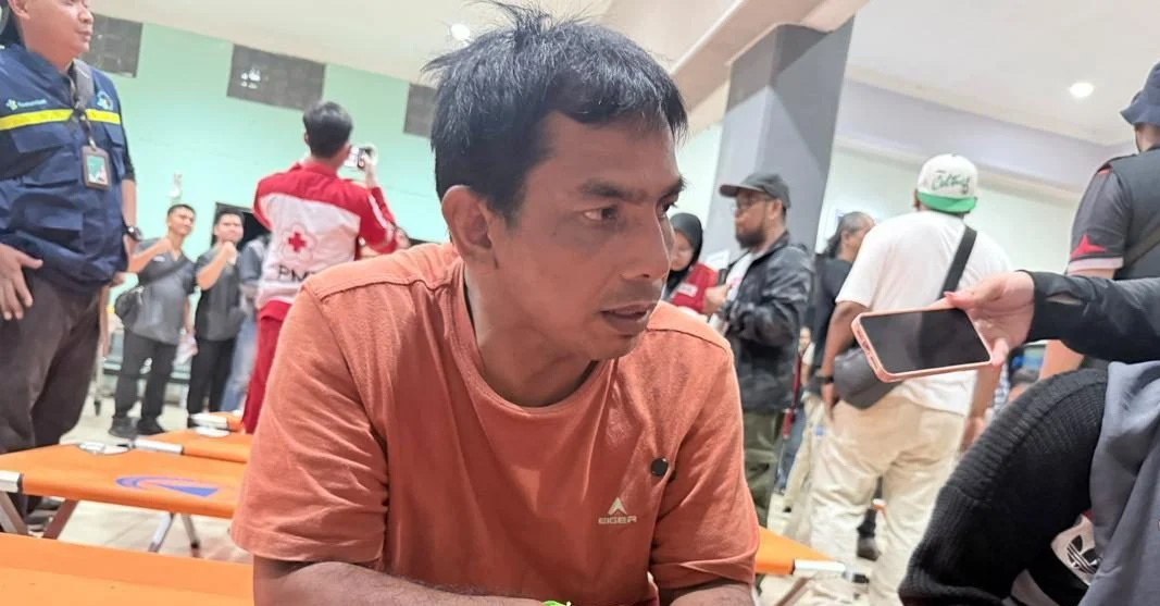 Ilustrasi kapal penyelamat melakukan evakuasi korban kecelakaan kapal di laut