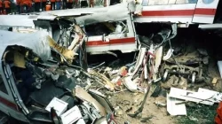 Kecelakaan Kereta Eschede di Jerman Akibat Pecah Roda Tewaskan Ratusan Orang