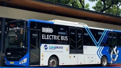 CCTV Ungkap Fakta Bus Transjakarta Rem Mendadak di Halte Senen Jakarta