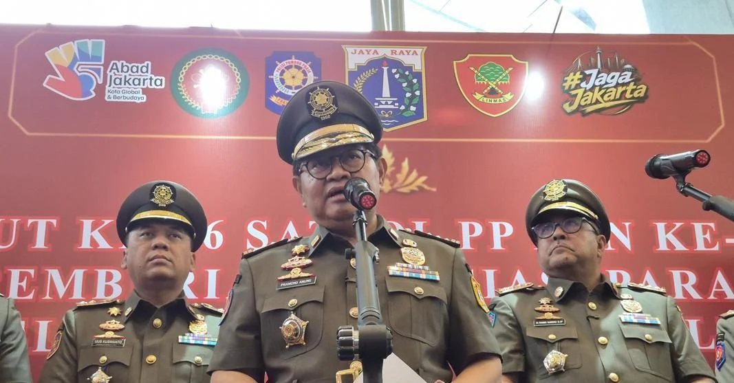 Siswa sekolah di Jakarta kembali mengikuti kegiatan belajar mengajar tatap muka setelah bebas dari paparan abu vulkanik.